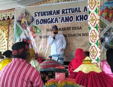 Bupati Buton Tegaskan Pentingnya Pelestarian Adat sebagai Fondasi Pembangunan Daerah
