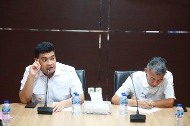 Bupati Buton Pimpin Rakor Program MBG Bersama SPPG dan Pemilik Dapur