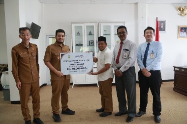 Bank Sultra Salurkan CSR untuk Rumah Ibadah, Bupati Dorong Kolaborasi Berkelanjutan