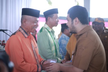 Enam Guru SD dan PAUD Resmi Purnabakti, Bupati Buton Sampaikan Apresiasi